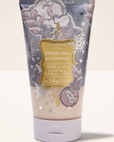 Rozświetlający peeling do ciała z masłem shea i witaminą E