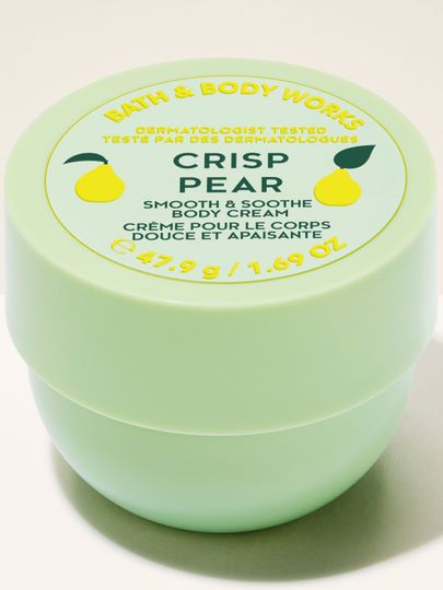 Krem do ciała Crisp Pear w zielonym opakowaniu
