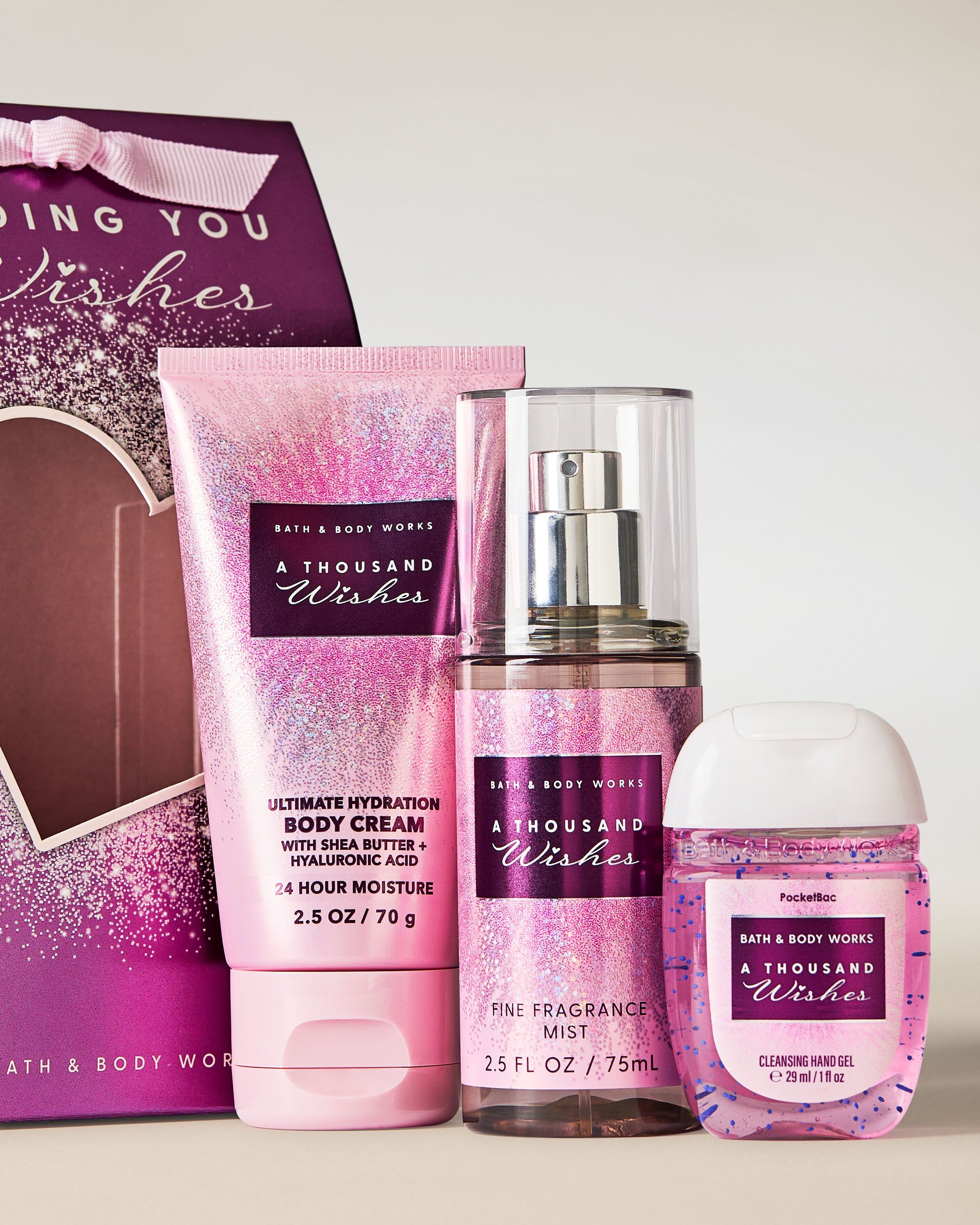Zestaw A Thousand Wishes Bath & Body Works – różowy, błyszczący komplet z balsamem, mgiełką i żelem do rąk.