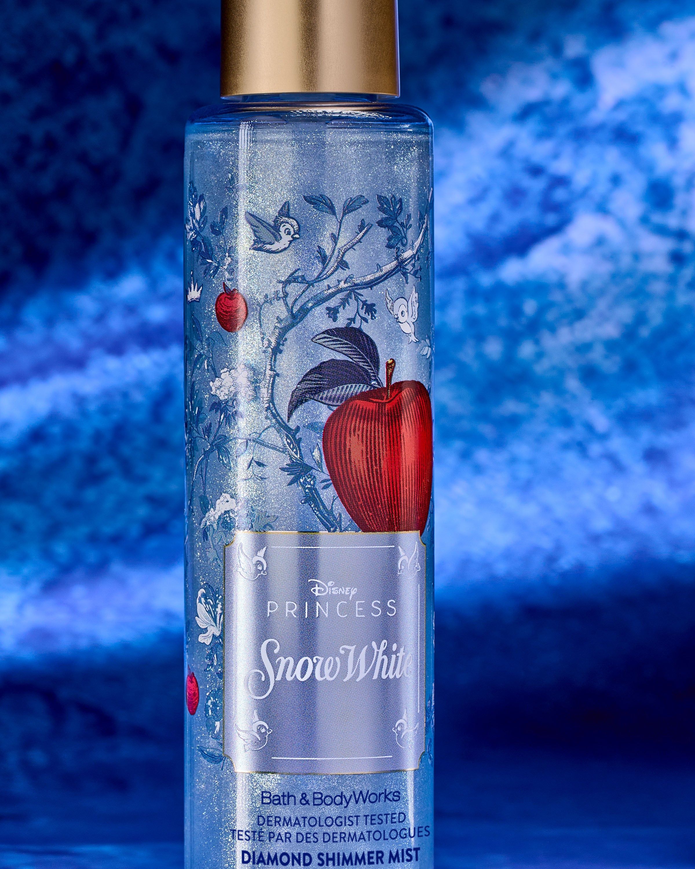 Mgiełka Diamond z kolekcji Disney Princess Snow White od Bath & Body Works w błękitnym, połyskującym flakonie.