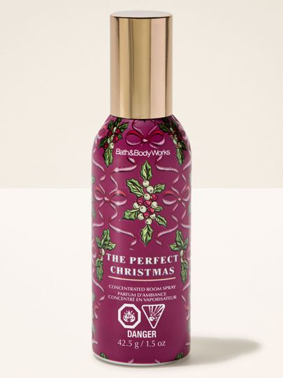 Perfumowany spray do pomieszczeń The Perfect Christmas Bath & Body Works z motywem ostrokrzewu i kokard