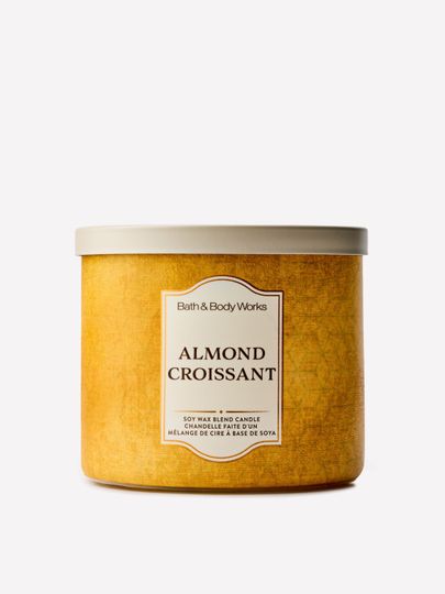 Świeca zapachowa Bath & Body Works Almond Croissant w szklanym słoiku z białą pokrywką