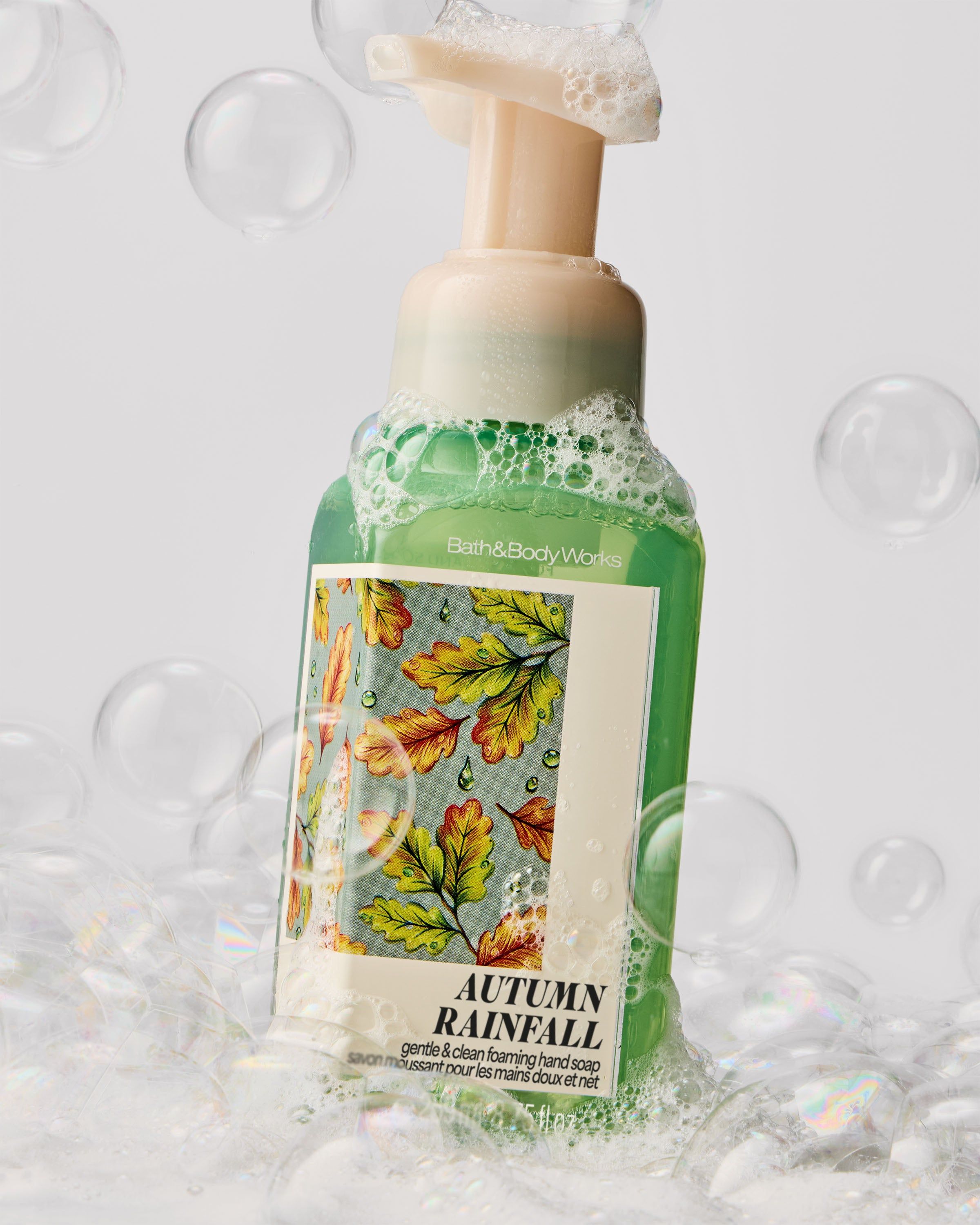 Delikatne mydło do rąk w piance Bath & Body Works Autumn Rainfall, 259 ml