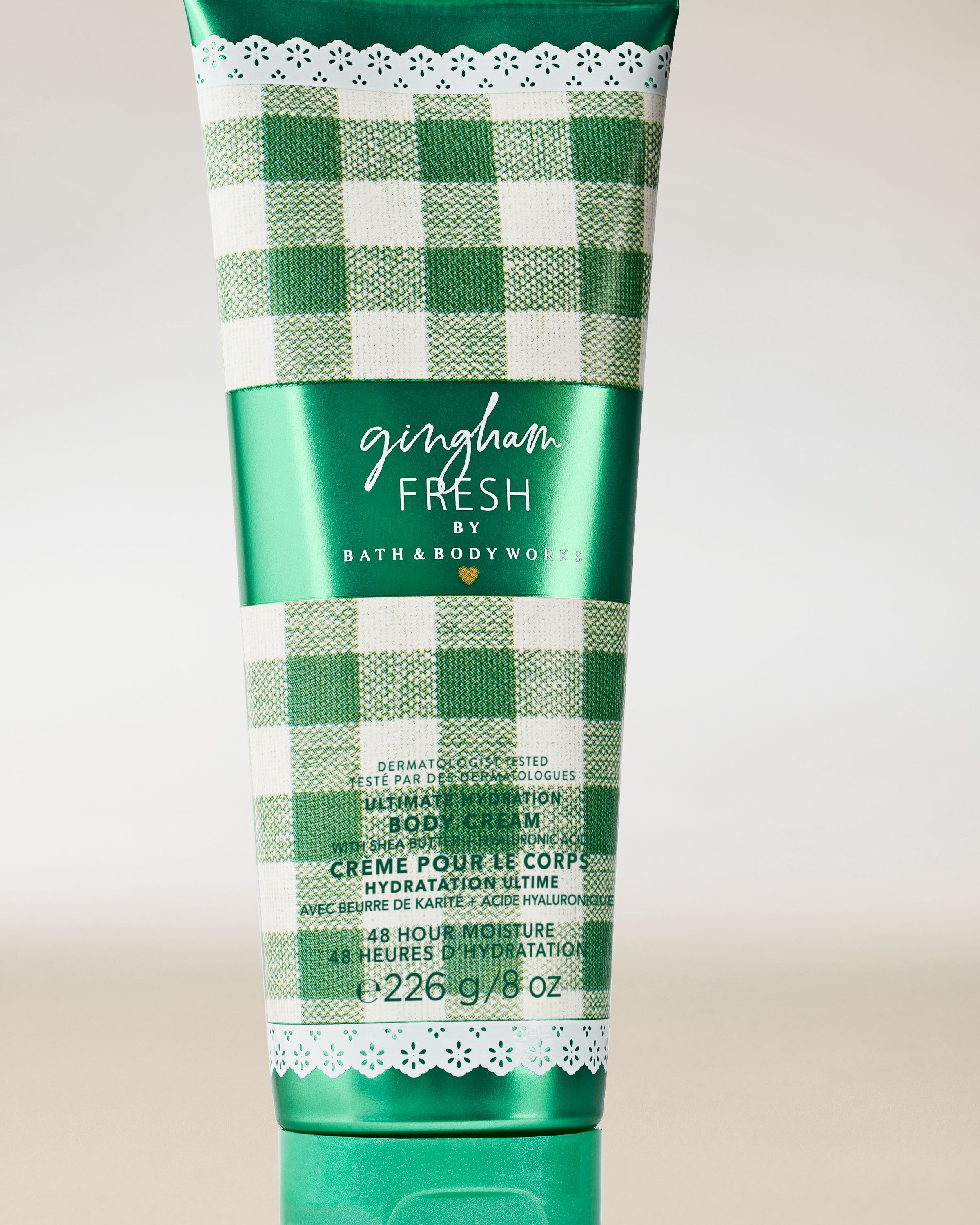 Krem do ciała Bath & Body Works Gingham Fresh 226 g w zielonej tubie z motywem gingham.
