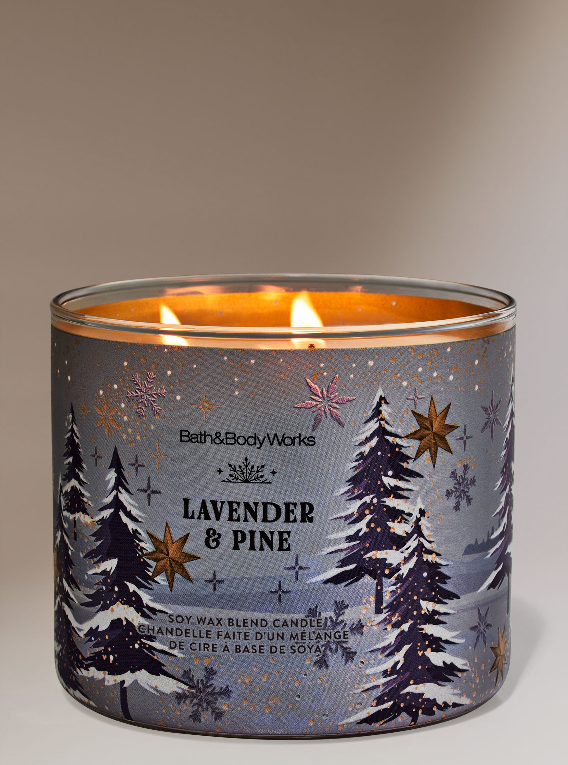 Świeca zapachowa Lavender & Pine Bath & Body Works z zimowym motywem ośnieżonych drzew