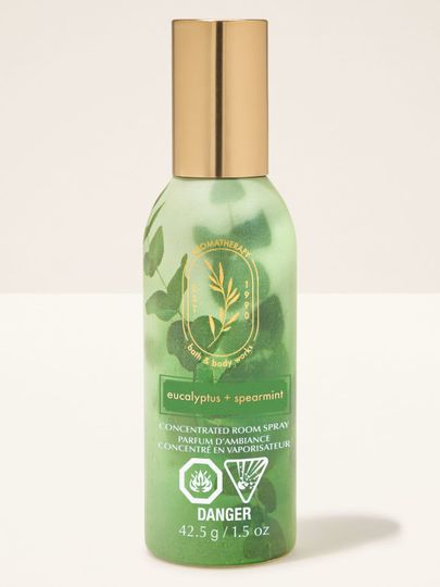 Eucalyptus + Spearmint – spray do wnętrz Bath & Body Works w zielonej butelce z kolekcji Aromatherapy