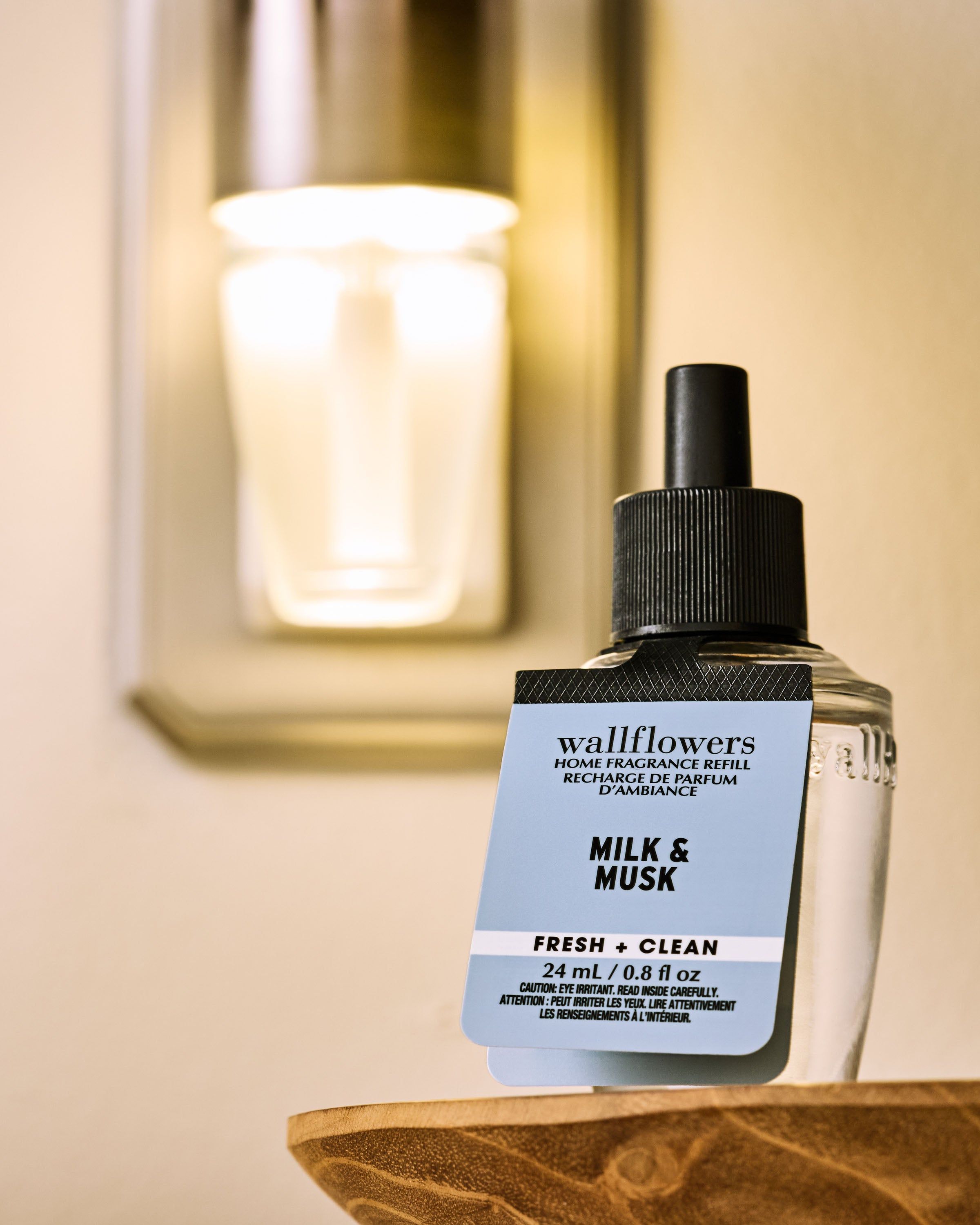 Wkład do elektronicznego odświeżacza Wallflowers Milk & Musk Bath & Body Works, 24 ml