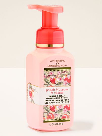 Bath & Body Works Peach Blossom & Nectar – delikatne mydło do rąk w piance w różowym flakonie z pompką.