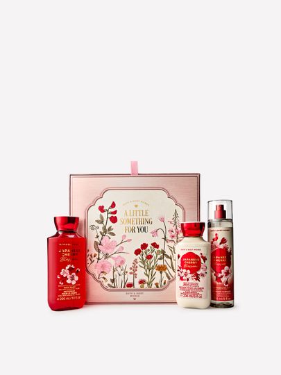 Zestaw prezentowy Japanese Cherry Blossom Bath & Body Works z kosmetykami i pudełkiem