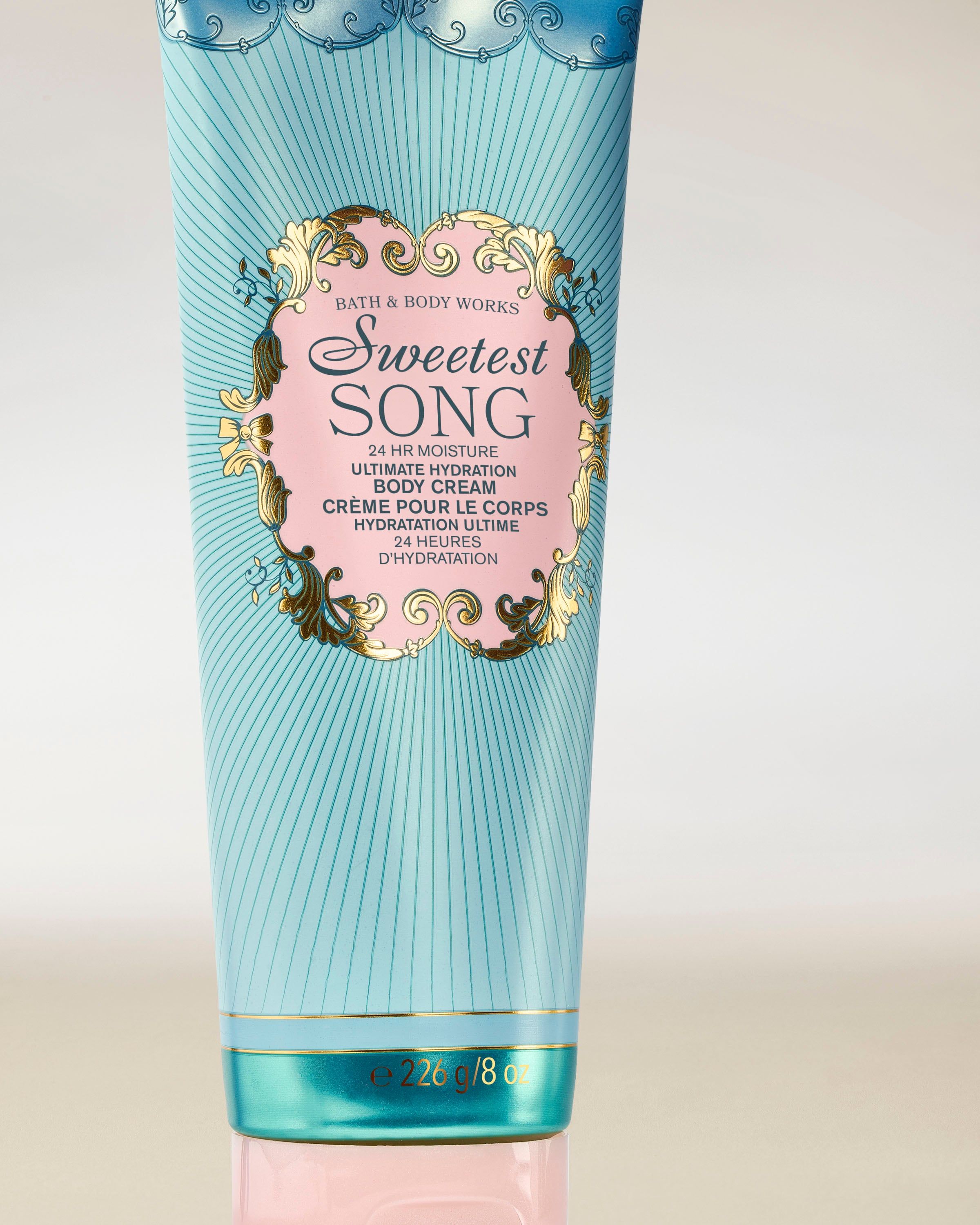 Krem do ciała Sweetest Song Bath & Body Works w turkusowej tubie z ozdobną etykietą
