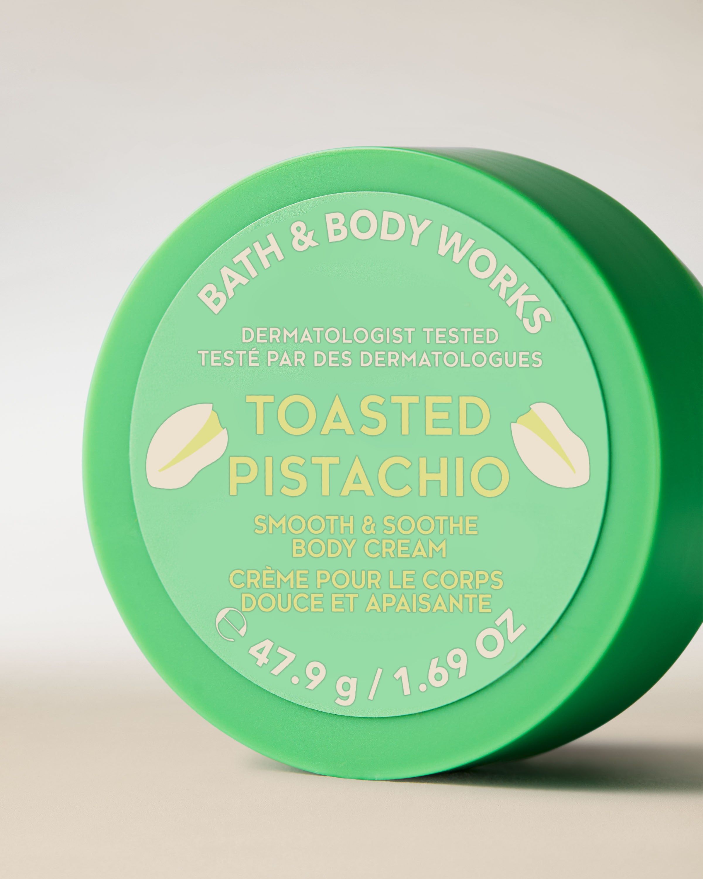 Krem do ciała Toasted Pistachio w zielonym opakowaniu