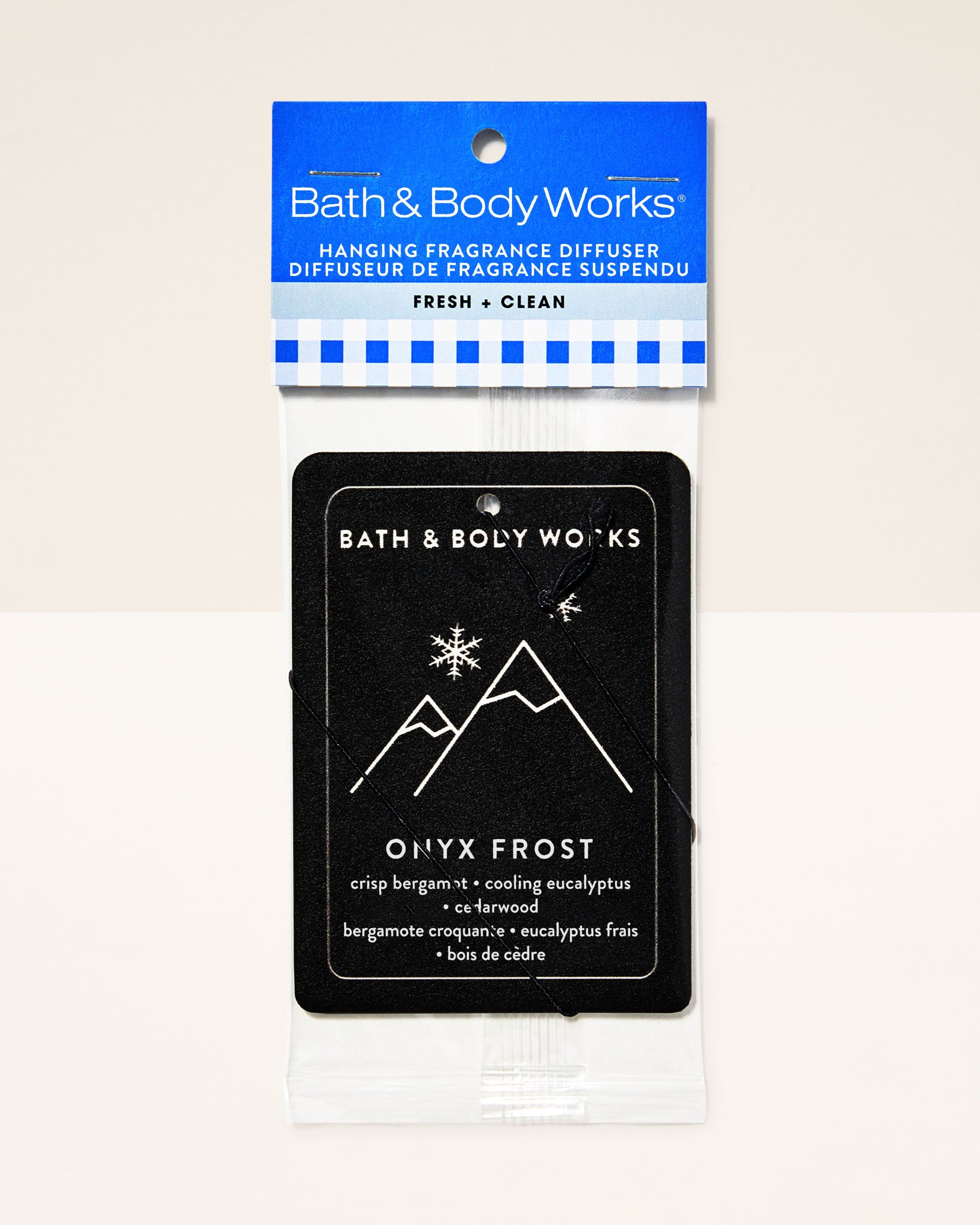 Zawieszka Onyx Frost od Bath & Body Works w opakowaniu Fresh + Clean, czarny design z górami.