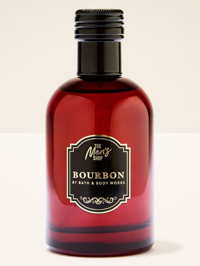 Bath & Body Works Bourbon – ciemnoczerwony flakon z czarną nakrętką i dekoracyjną etykietą w stylu Men’s Shop.
