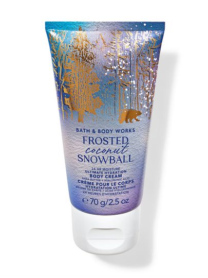 O mică cremă de corp „Frosted Coconut Snowball” cu motiv de pădure de iarnă și un urs. Bath & Body Works.