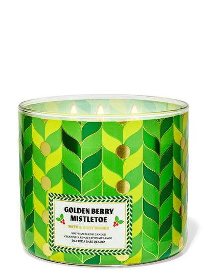 Lumânare "Golden Berry Mistletoe" într-un borcan de sticlă cu un model geometric în nuanțe de verde, Bath & Body Works.