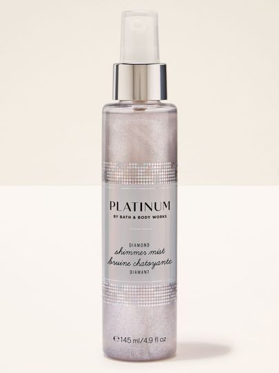 Mgiełka rozświetlająca Bath & Body Works Platinum Diamond Shimmer Mist w srebrnej butelce 145 ml.
