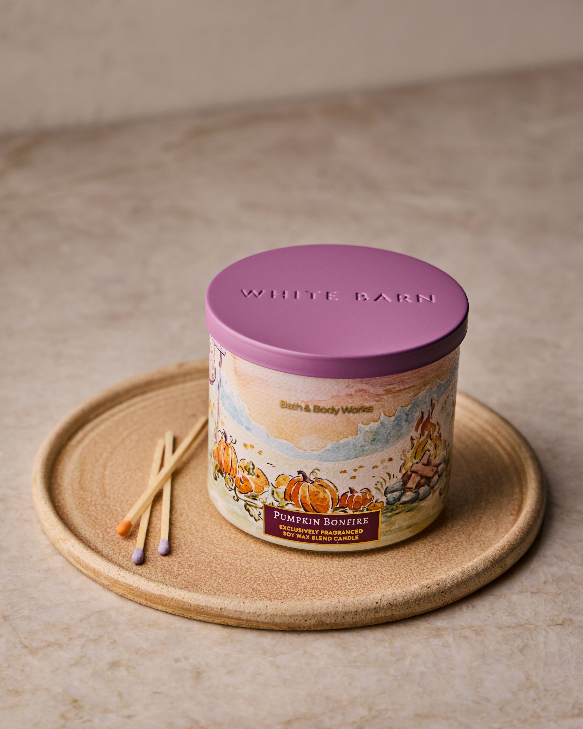 Świeca zapachowa Bath & Body Works Pumpkin Bonfire z mieszanki wosku sojowego, 3 knoty