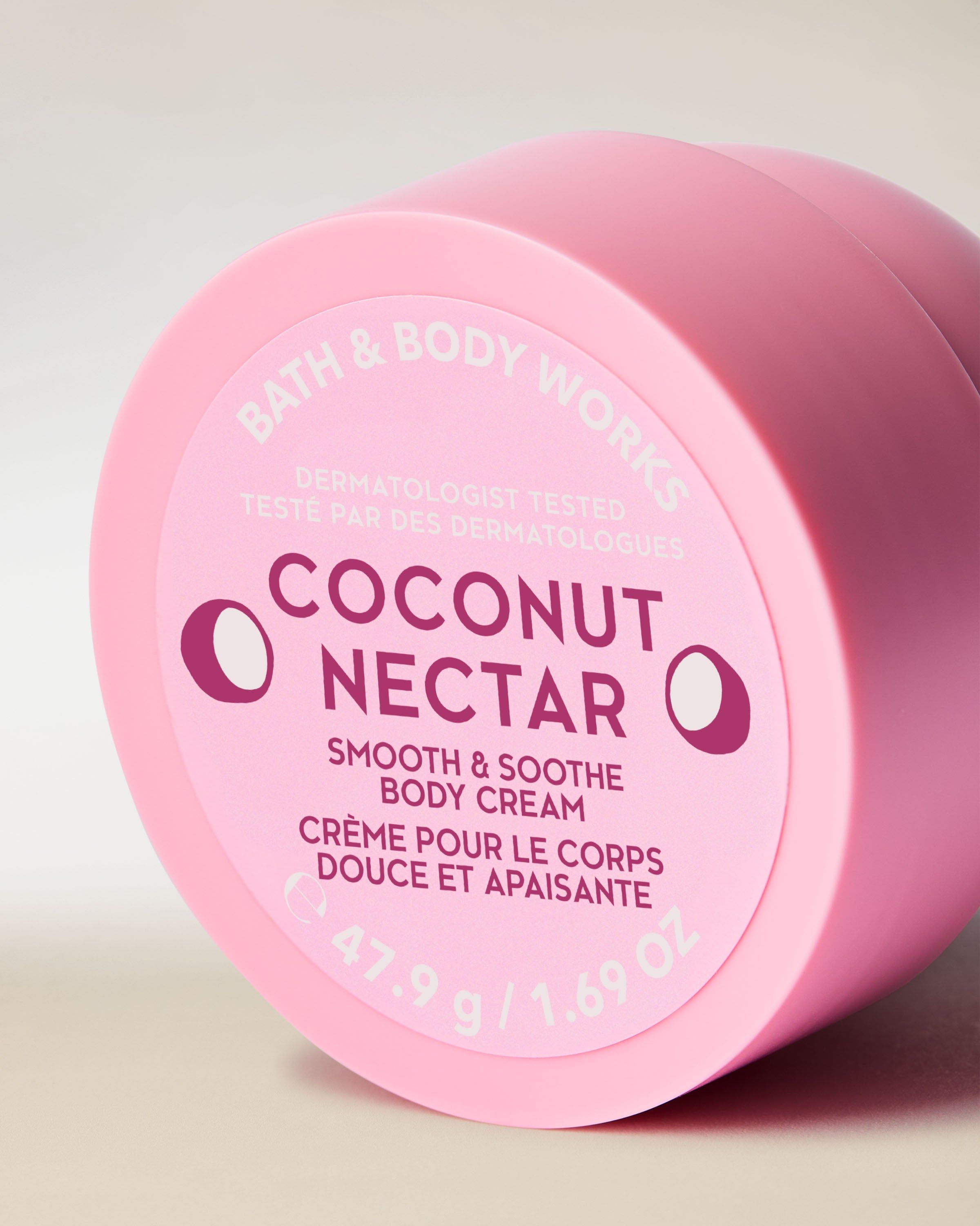 Krem do ciała Coconut Nectar w różowym opakowaniu