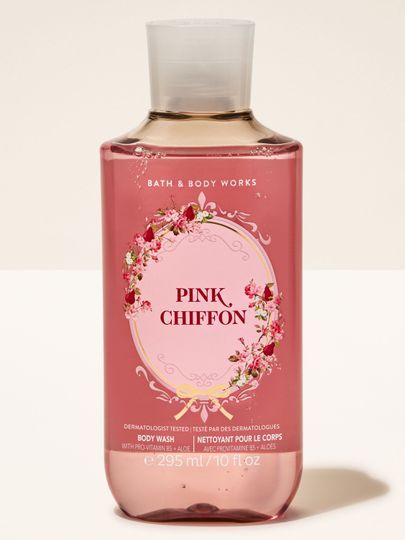 Żel do mycia ciała Pink Chiffon od Bath & Body Works w różowej butelce z klapką i romantyczną, kwiatową etykietą.