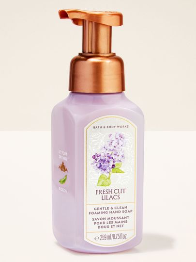 Pianka do mycia rąk Bath & Body Works Fresh Cut Lilacs 259 ml w jasnofioletowej butelce z pompką.