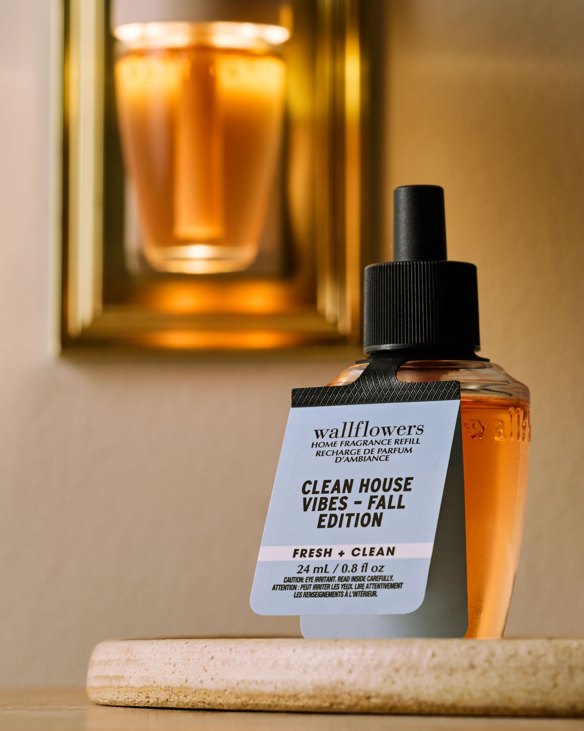 Wkład do elektronicznego odświeżacza Wallflowers Clean House Vibes – Fall Edition Bath & Body Works, 24 ml