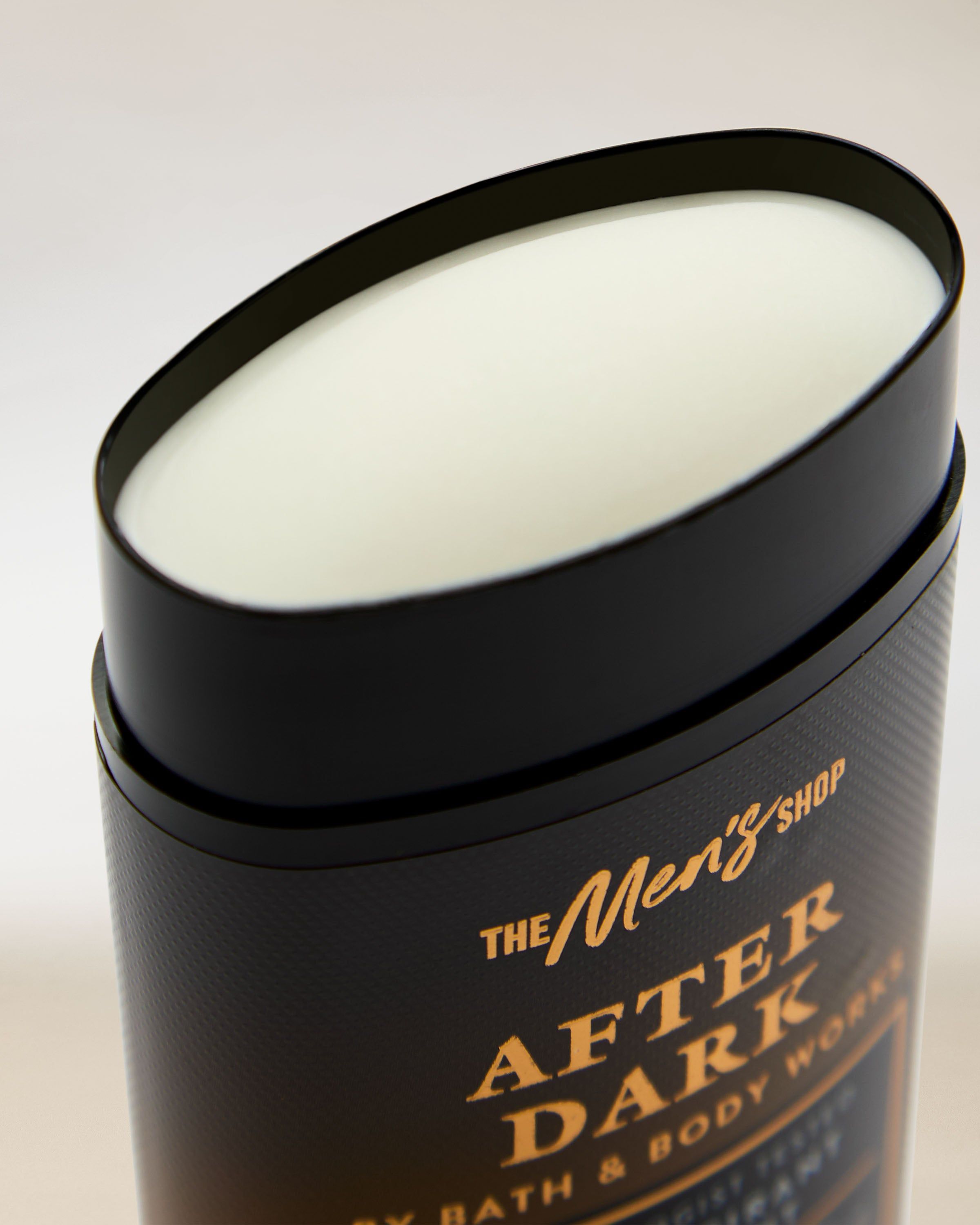 Antyperspirant „After Dark” w sztyfcie od Bath & Body Works z ochroną 24h.