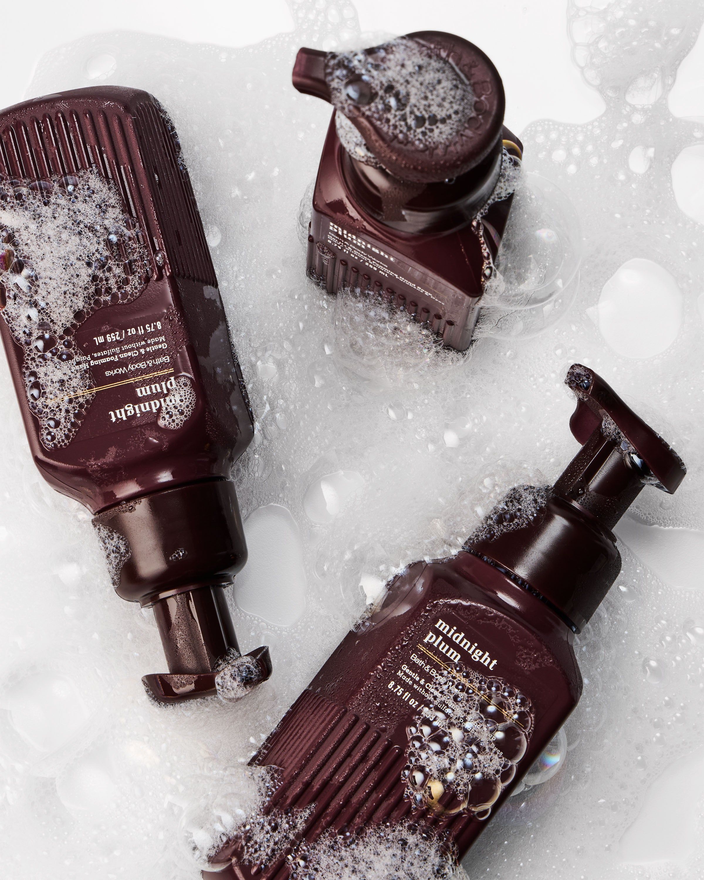 Delikatne mydło do rąk w piance Bath & Body Works Midnight Plum, 259 ml