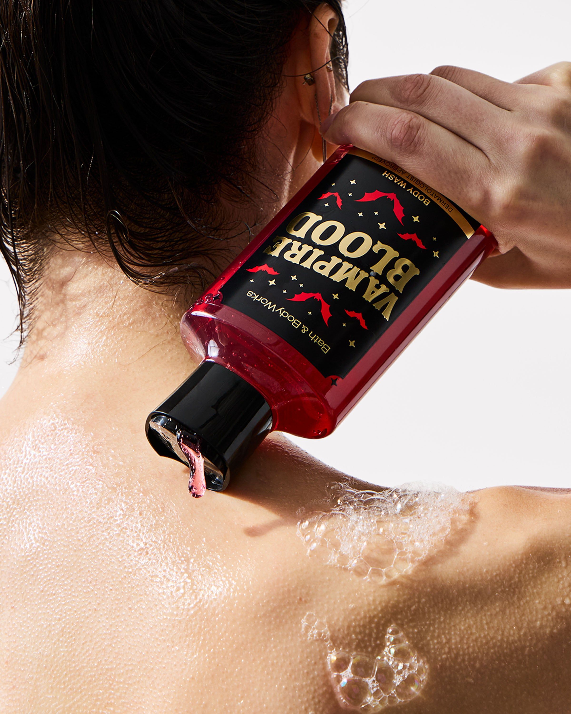 Żel pod prysznic Bath & Body Works Vampire Blood w czerwonej butelce 295 ml