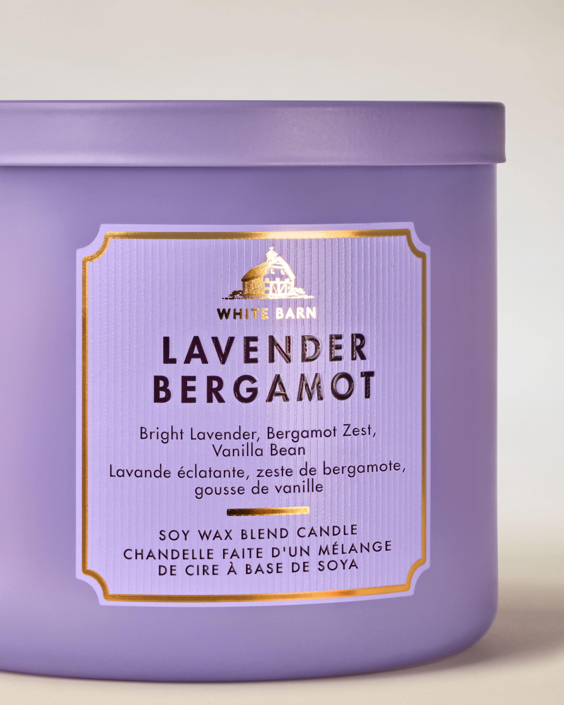 Świeca zapachowa White Barn Lavender Bergamot z mieszanki wosku sojowego, 3 knoty