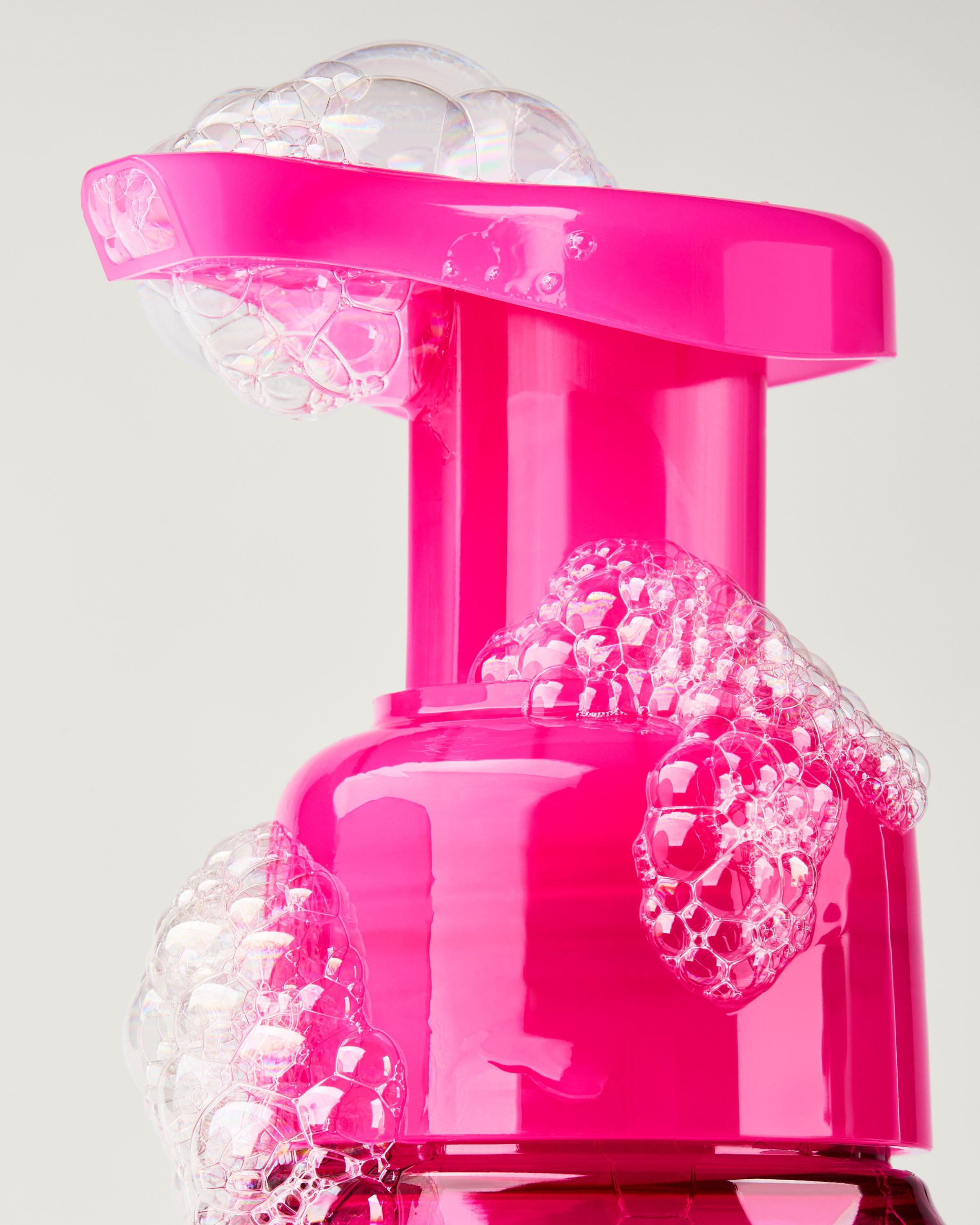 Pianka do mycia rąk Bath & Body Works Gingham Gorgeous 259 ml w różowej butelce z pompką.