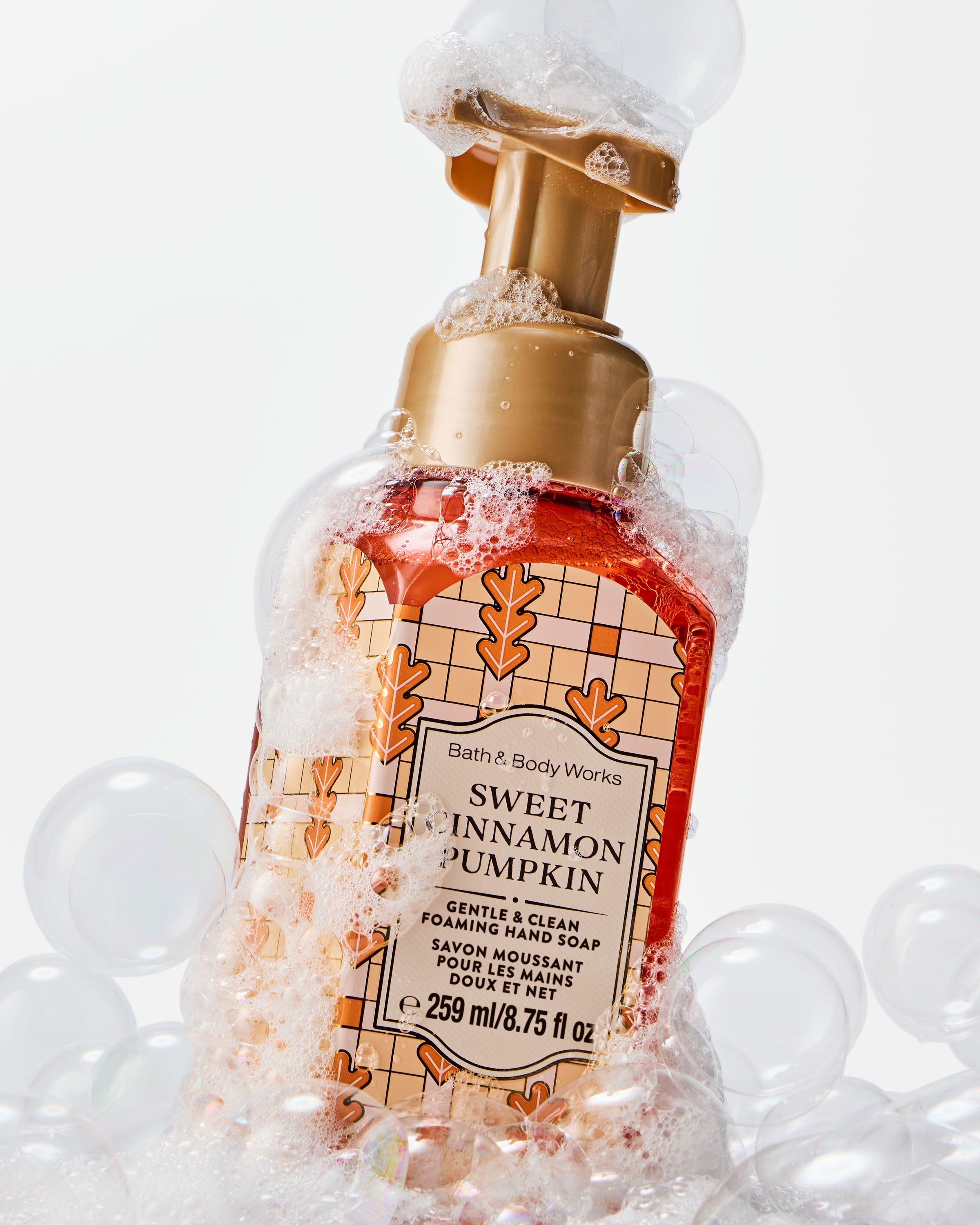 Delikatne mydło do rąk w piance Bath & Body Works Sweet Cinnamon Pumpkin, 259 ml