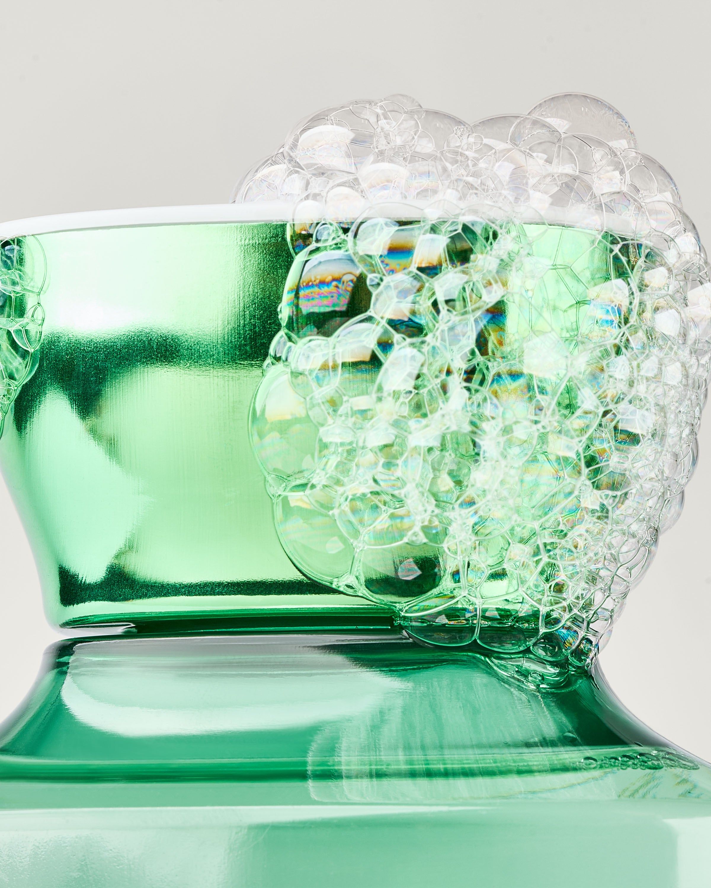 Żel do mycia ciała Bath & Body Works Gingham Fresh 295 ml w zielonej butelce z motywem gingham.