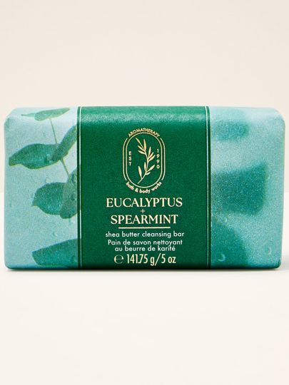 Mydło w kostce z masłem Shea Bath & Body Works "Eucalyptus + Spearmint" w zielonym opakowaniu.