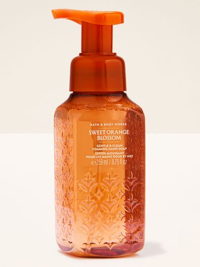 Pianka do mycia rąk Bath & Body Works Sweet Orange Blossom 259 ml w pomarańczowej butelce z pompką.