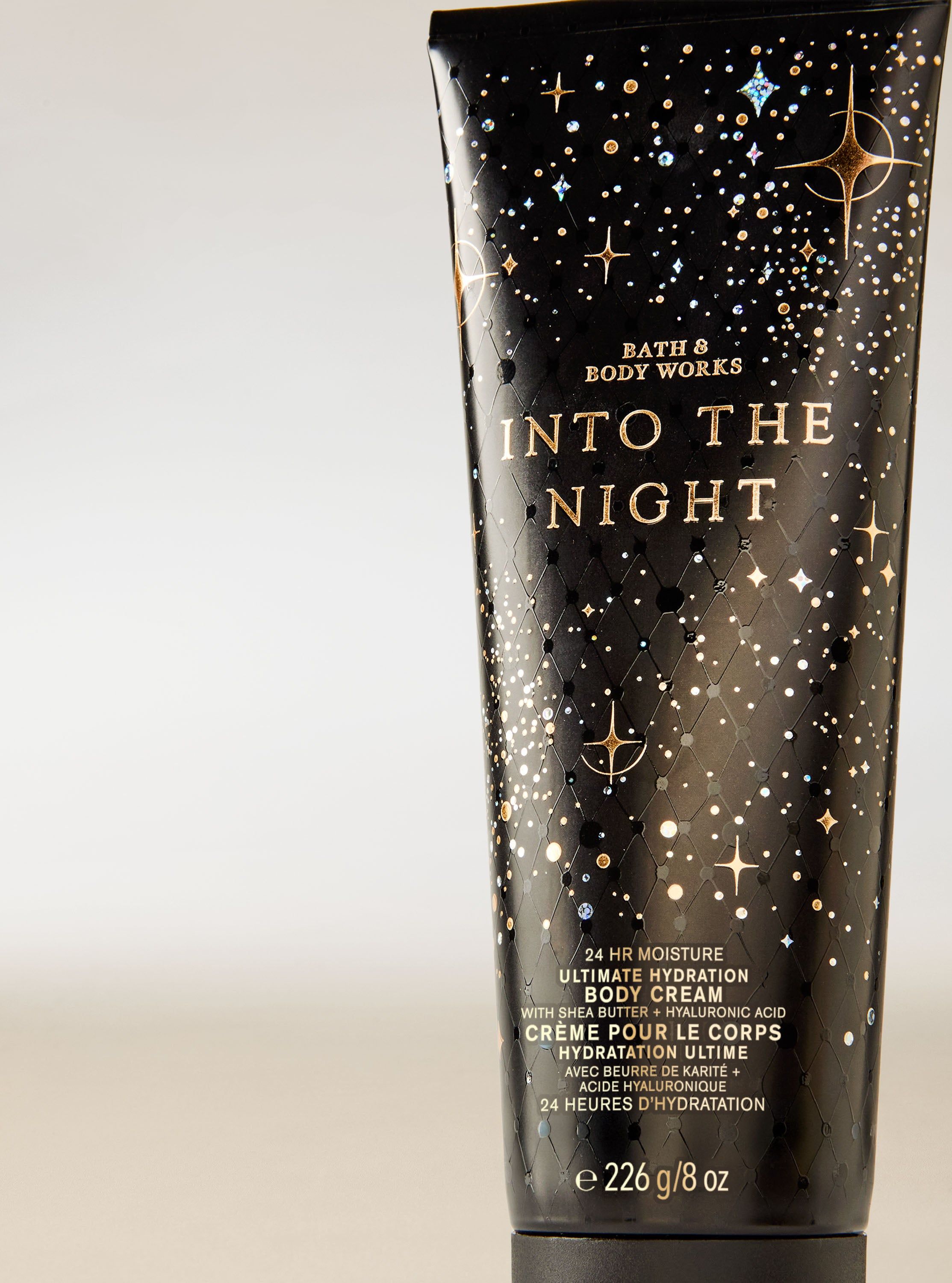 Balsam do ciała Bath & Body Works Into the Night w czarno‑złotej tubie 226 g.