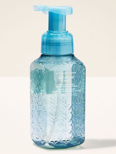 Pianka do mycia rąk Bath & Body Works Saturday Sunset 259 ml w jasnoniebieskiej butelce z pompką.