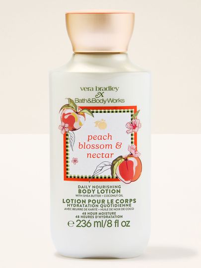 Bath & Body Works Peach Blossom & Nectar – balsam do ciała w jasnym flakonie z brzoskwiniowo‑kwiatową etykietą.