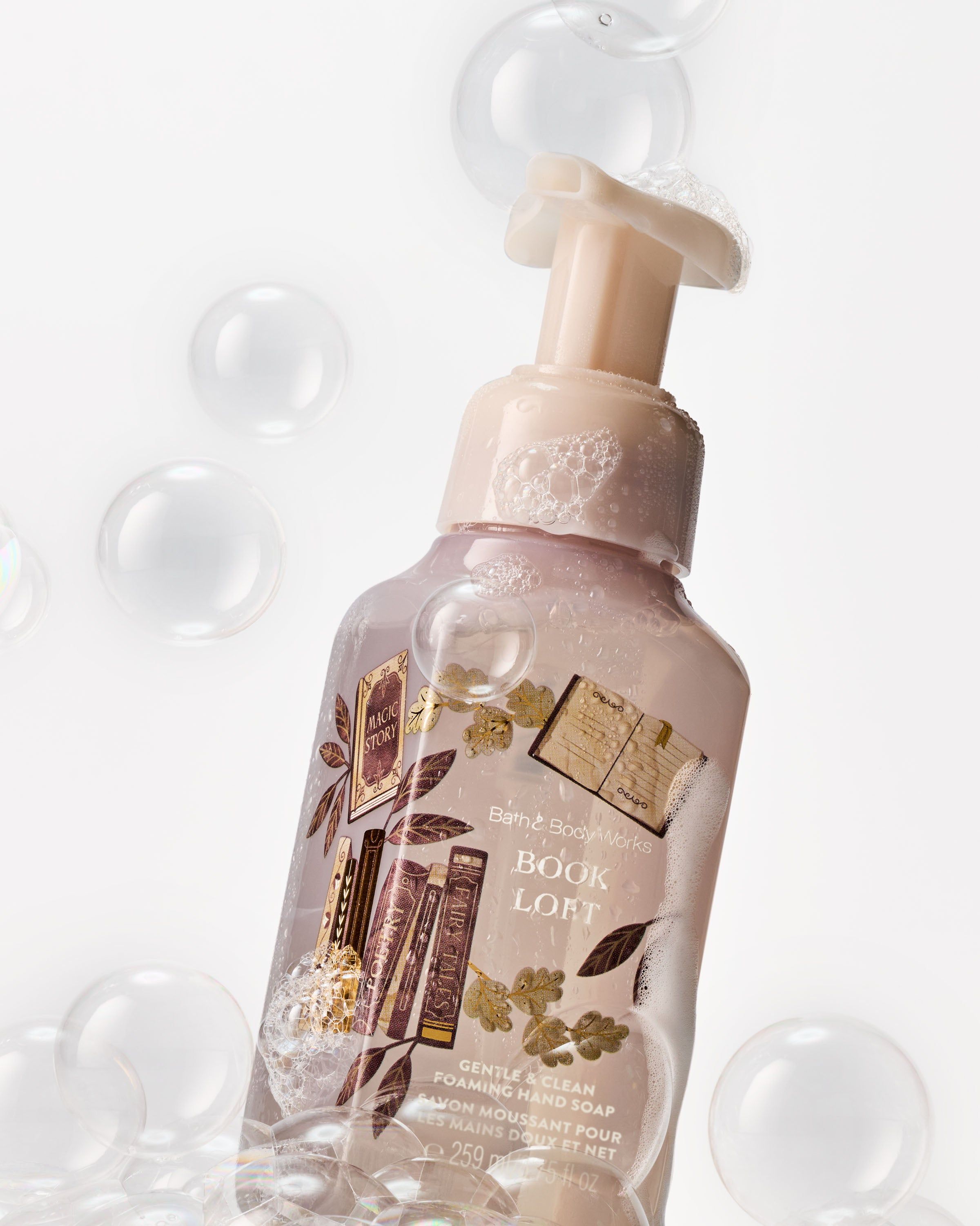 Delikatne mydło do rąk w piance Bath & Body Works Book Loft, 259 ml
