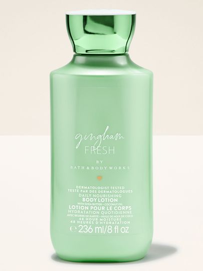 Balsam do ciała Bath & Body Works Gingham Fresh 236 ml w zielonej butelce o minimalistycznym designie.