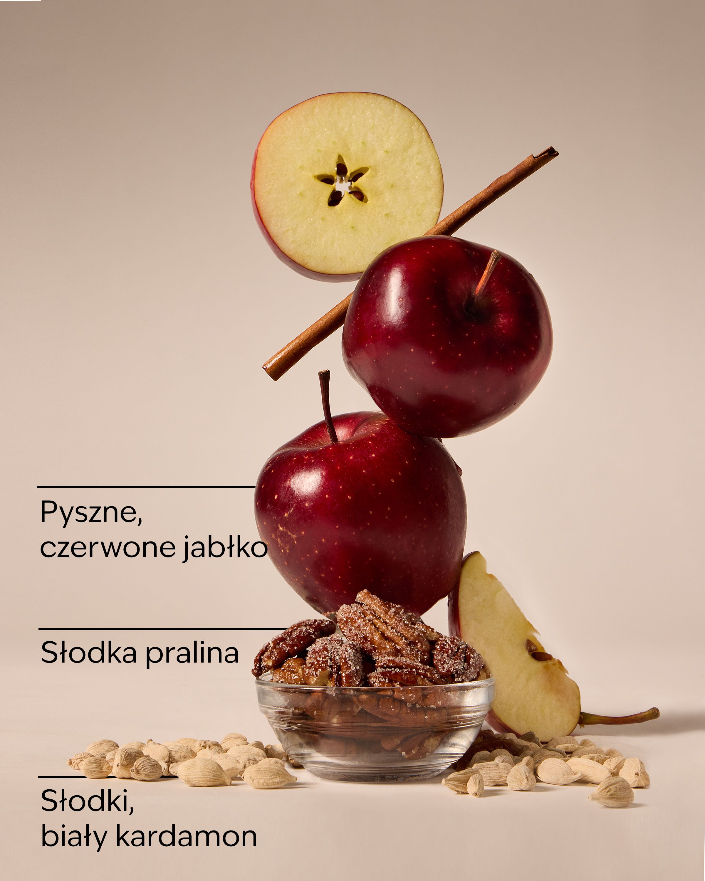 White Barn Apple Cinnamon Spice – różowy room spray o aromacie jabłka i cynamonu w eleganckiej butelce.
