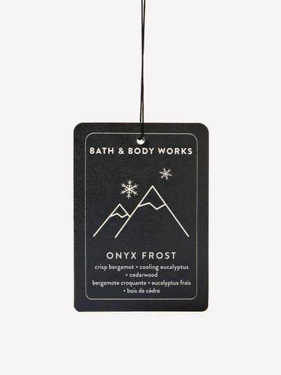 Zawieszka zapachowa Onyx Frost od Bath & Body Works w czarnym designie z górami i płatkami śniegu.