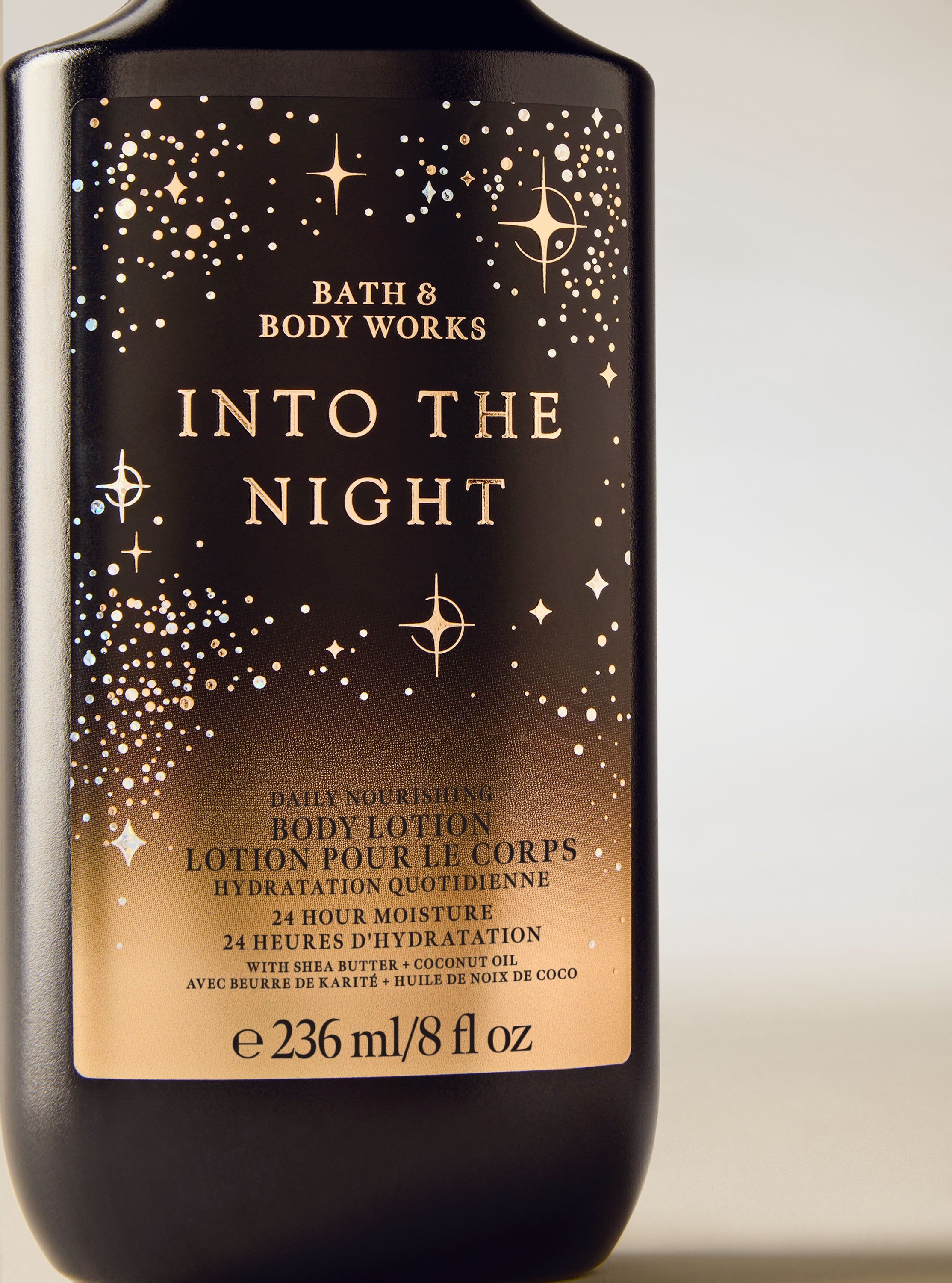 Balsam do ciała Into the Night Bath & Body Works w czarnej butelce ze złotą etykietą