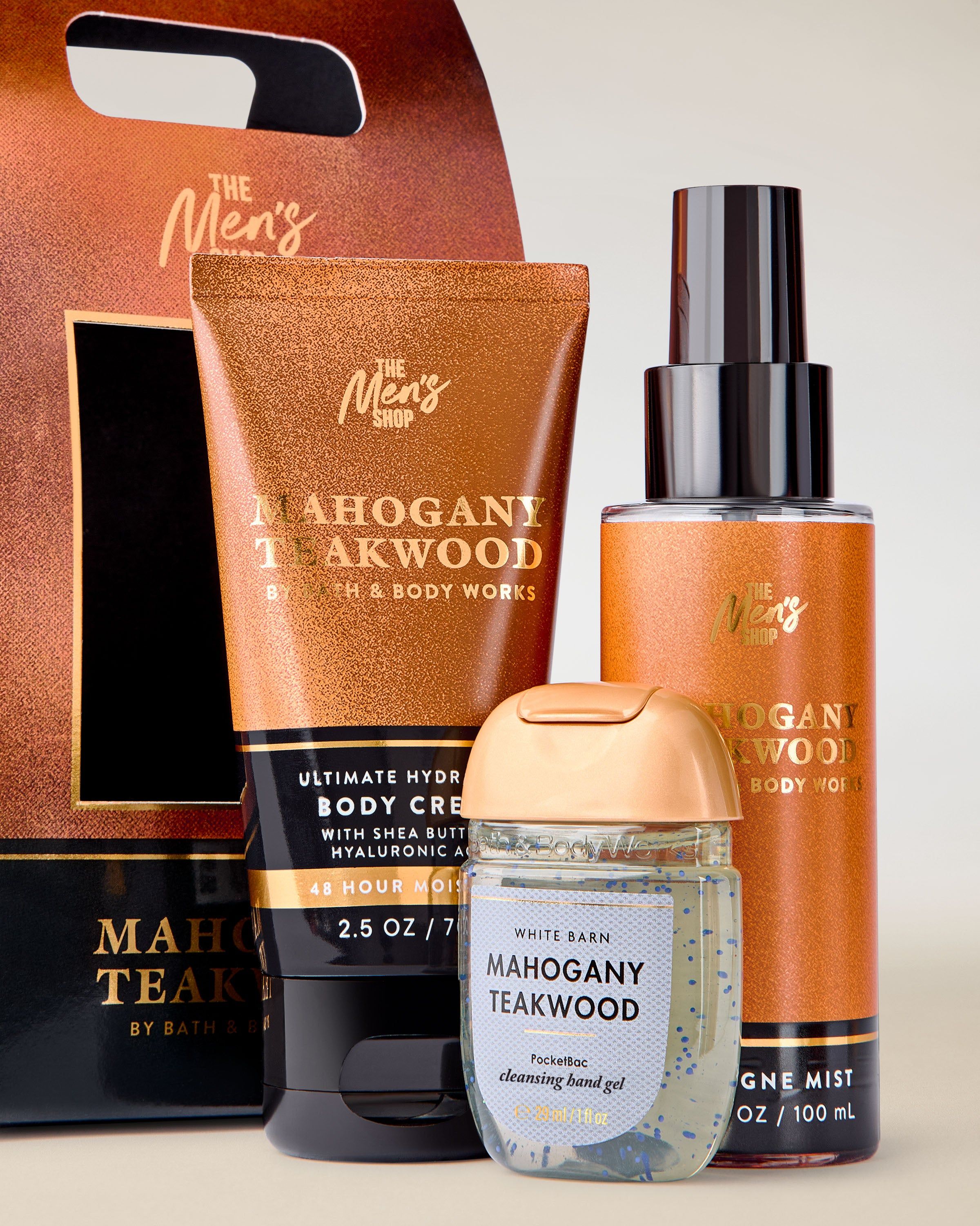 Zestaw prezentowy Mahogany Teakwood z mgiełką, kremem do ciała i żelem do rąk w praktycznym opakowaniu — gotowy do podarowania.