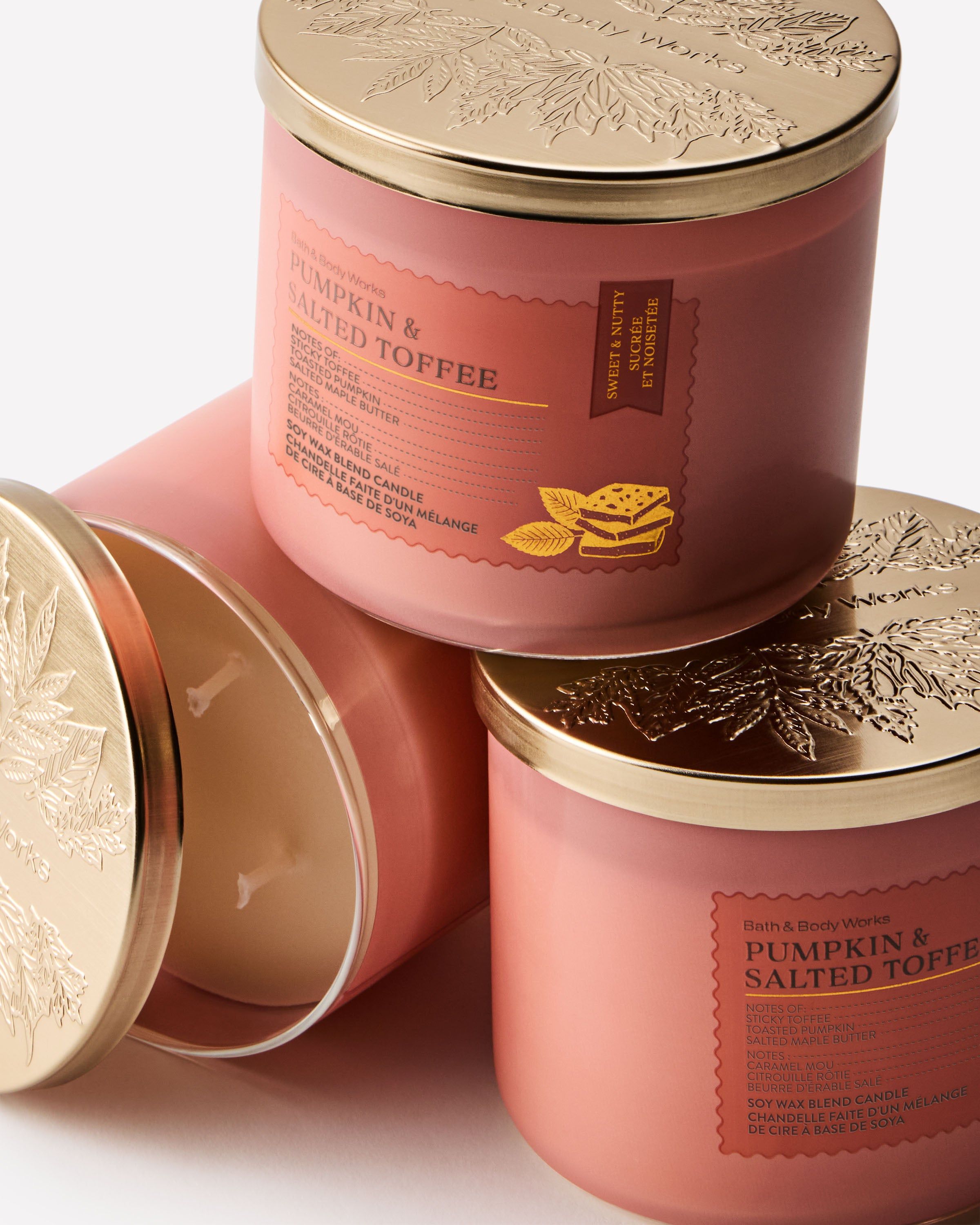 Świeca zapachowa Bath & Body Works Pumpkin & Salted Toffee z mieszanki wosku sojowego, 3 knoty