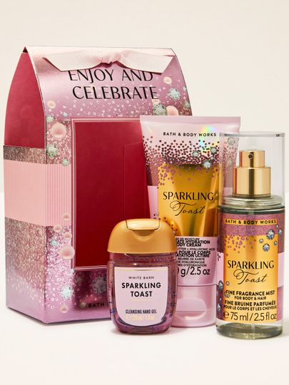 Zestaw Sparkling Toast Bath & Body Works z mgiełką, kremem i żelem w różowym opakowaniu prezentowym