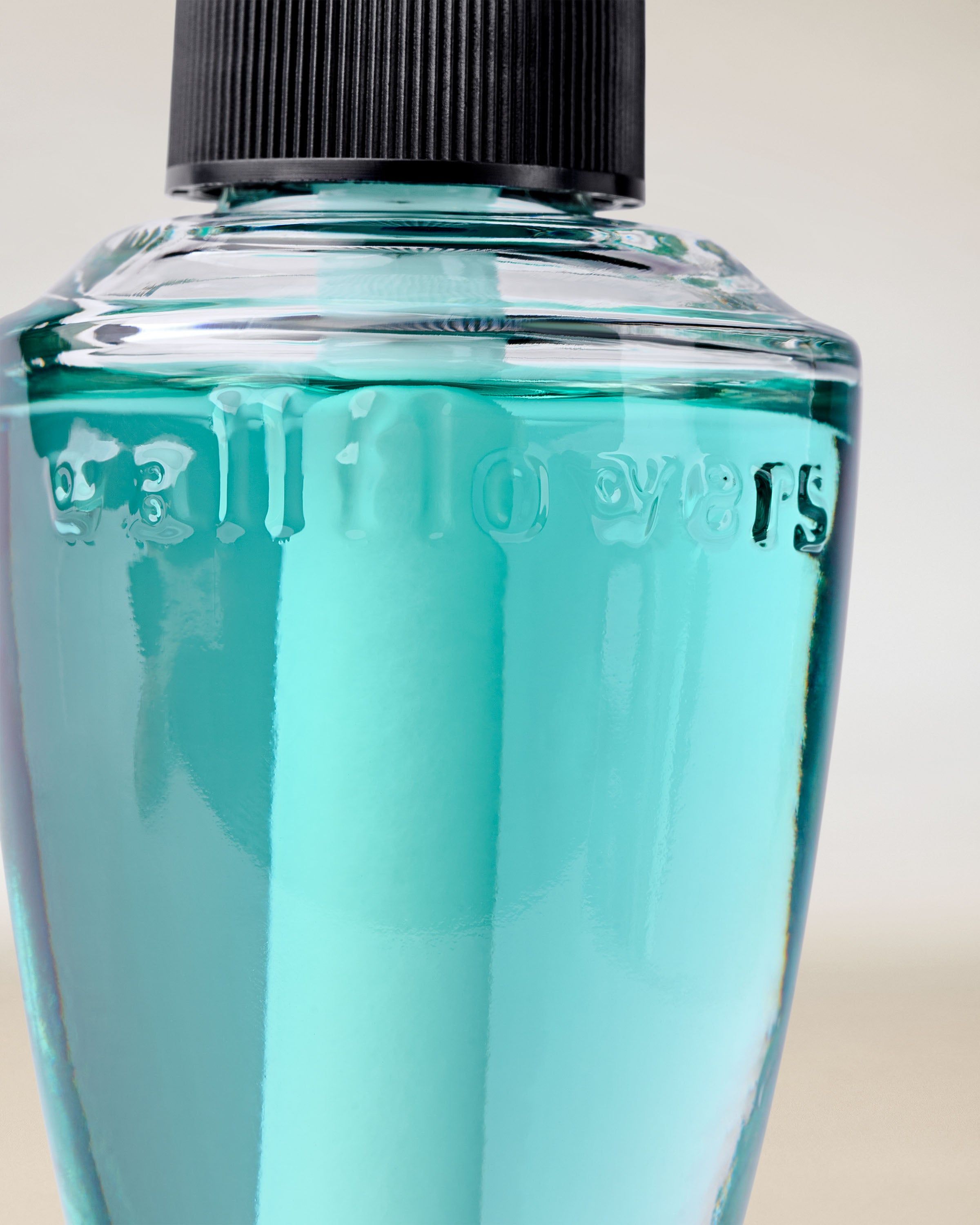 Wkład Wallflowers Sea Salt & Driftwood – turkusowy, ciepły i drzewny zapach do domu od Bath & Body Works.