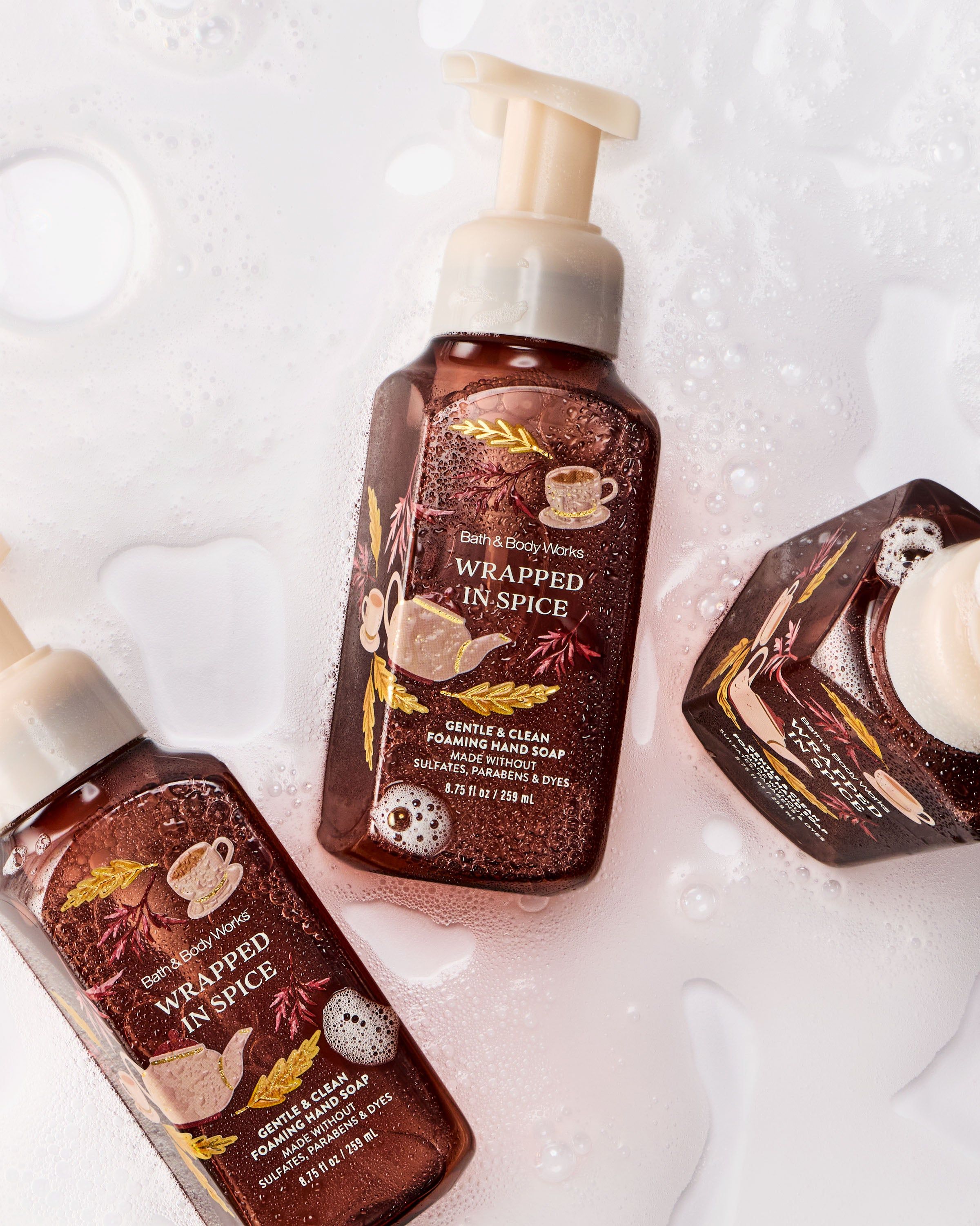 Delikatne mydło do rąk w piance Bath & Body Works Wrapped in Spice, 259 ml