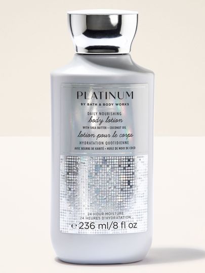 Balsam do ciała Bath & Body Works Platinum w srebrnej, połyskującej butelce 236 ml.