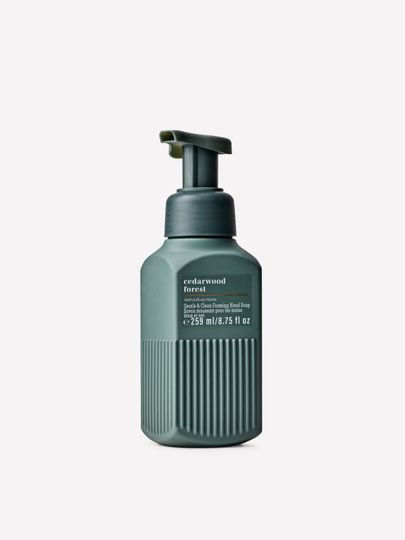 Delikatne mydło do rąk w piance Bath & Body Works Cedarwood Forest, 259 ml
