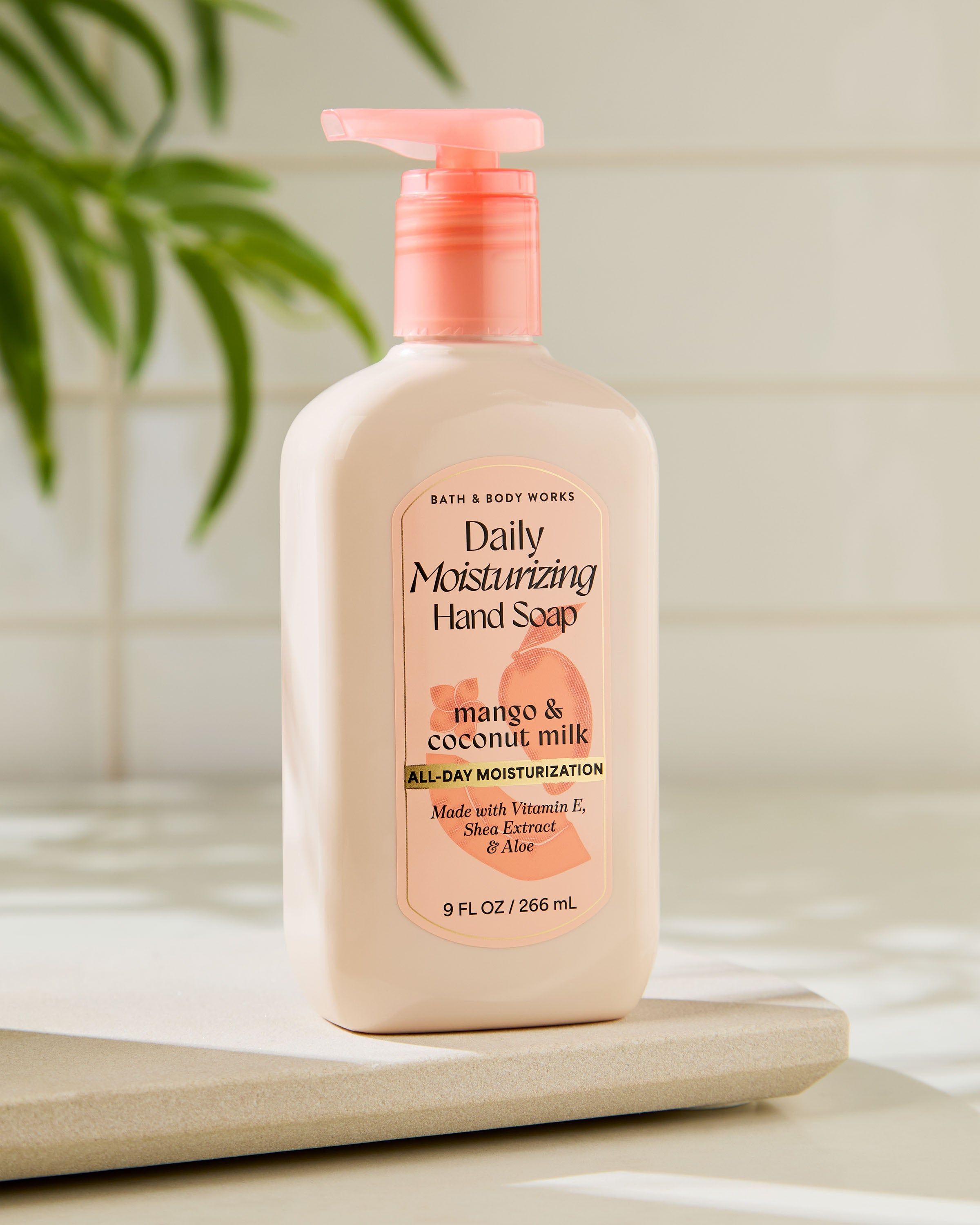 Nawilżające mydło do rąk Mango & Coconut Milk – kremowa pielęgnacja z witaminą E, aloesem i masłem shea.